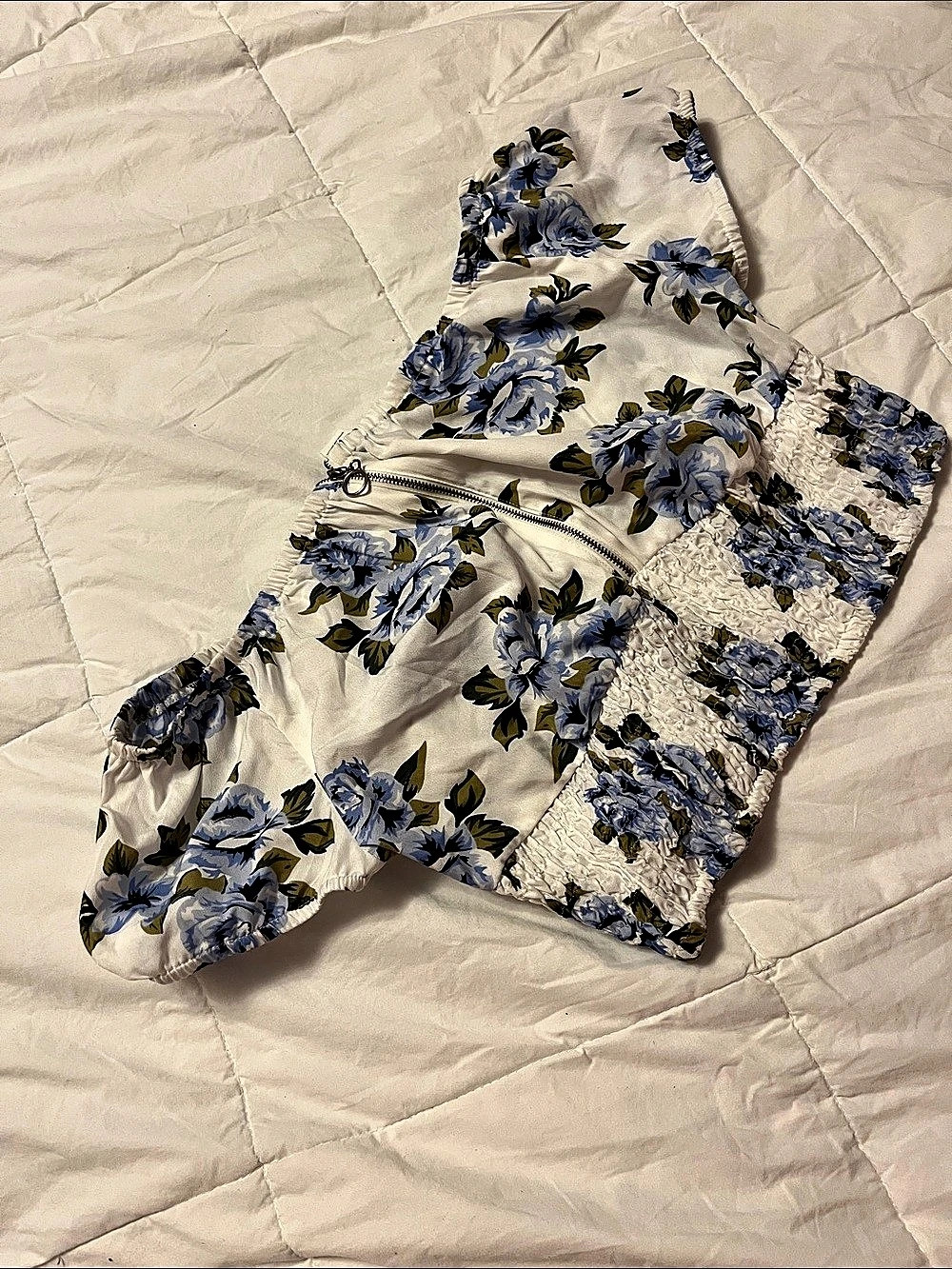 Streetwear Society Floral Crop Top in White & Blue Size Medium